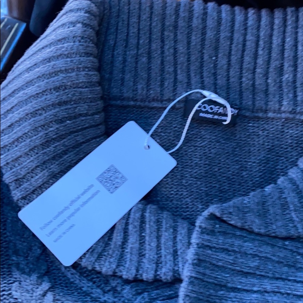 Sweater - Picture 7 of 7